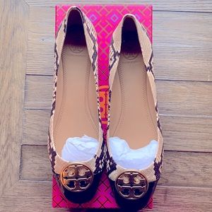 Size 9 Tory Burch Chelsea cap-toe ballet flat. NEW WITH BOX